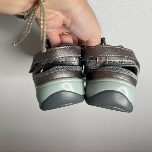 Orthofeet Platinum Metallic Comfort Sandals Size 9.5 B - Picture 4 of 5